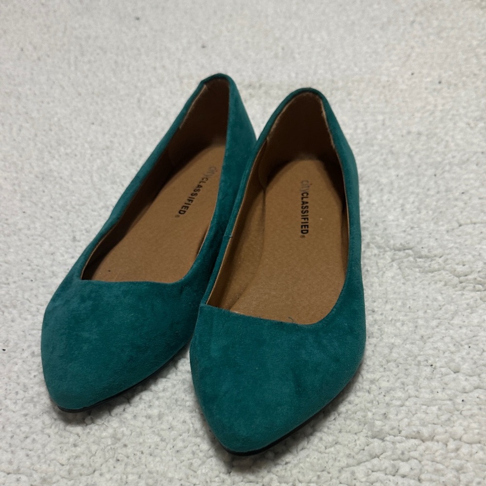 Classified Women's Vibrant Teal Loafers